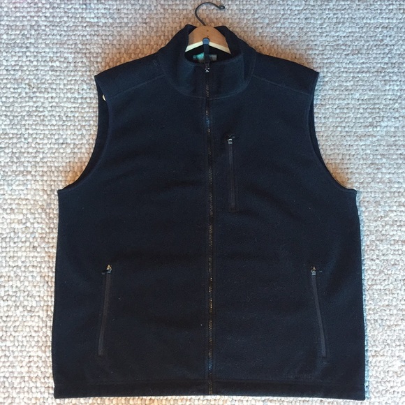 L.L. Bean Other - L. L. Bean Black Polartec Fleece Vest.18273